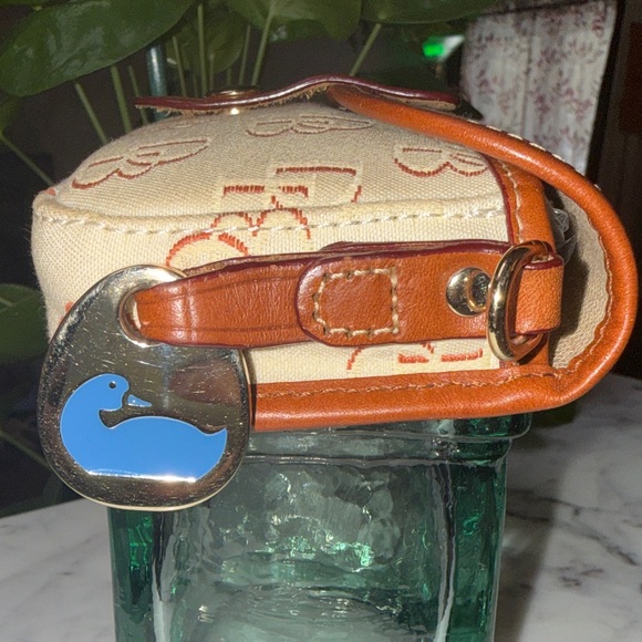 Dooney & Bourke Cream and Brown Clutch - Picture 6 of 9